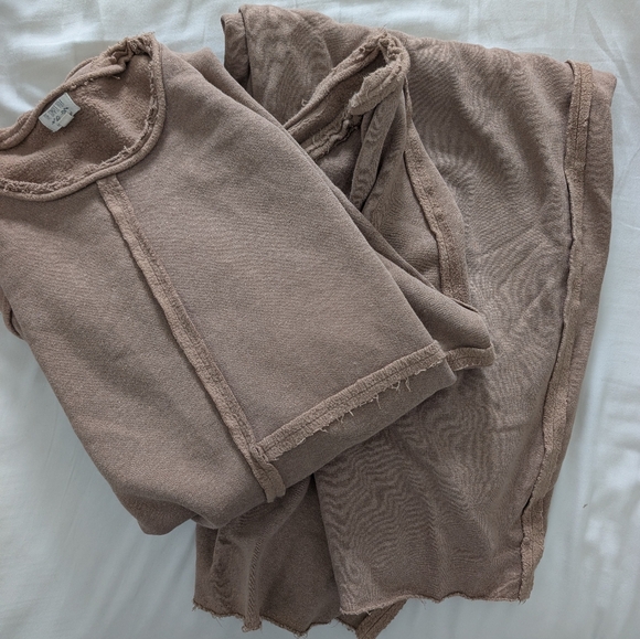 Simple Folk Sweatshirt & Sweatpants - Picture 4 of 6